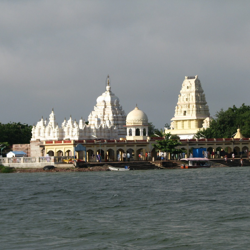 Photo by Mankalmadhu on Wikimedia Commons